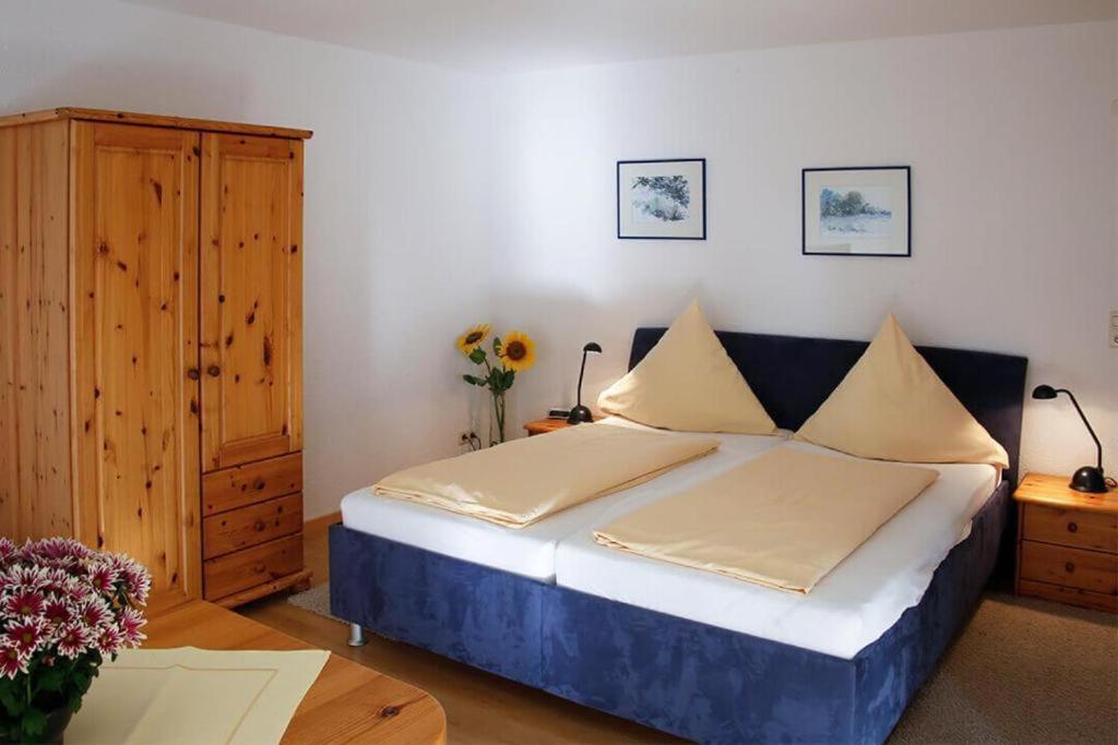 Gaestehaus Schiff Меерсбург Стая снимка
