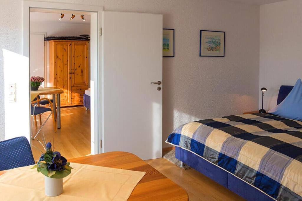 Gaestehaus Schiff Меерсбург Стая снимка