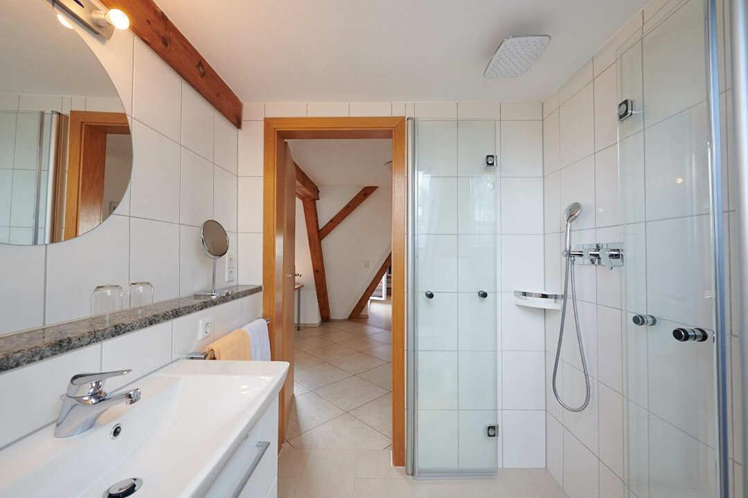 Gaestehaus Schiff Меерсбург Стая снимка